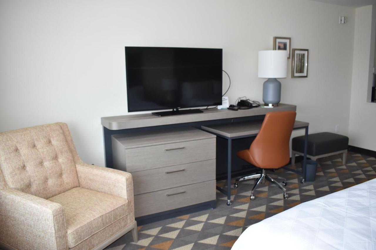Holiday Inn - Kansas City - Northeast By Ihg Exterior foto