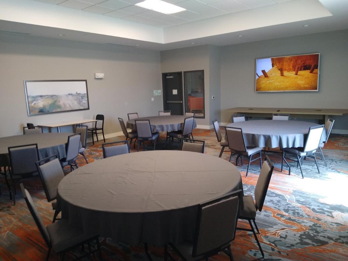 Holiday Inn - Kansas City - Northeast By Ihg Exterior foto