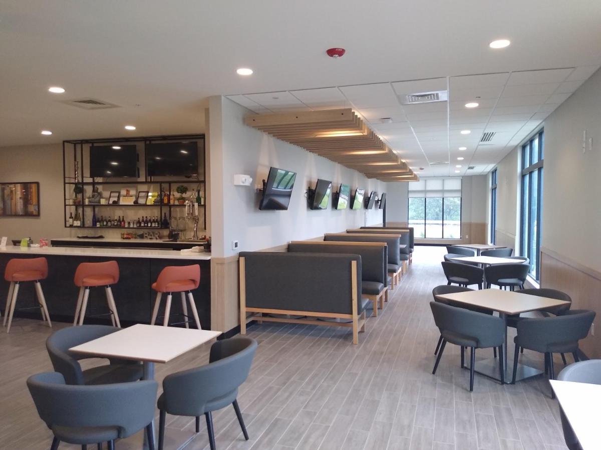 Holiday Inn - Kansas City - Northeast By Ihg Exterior foto