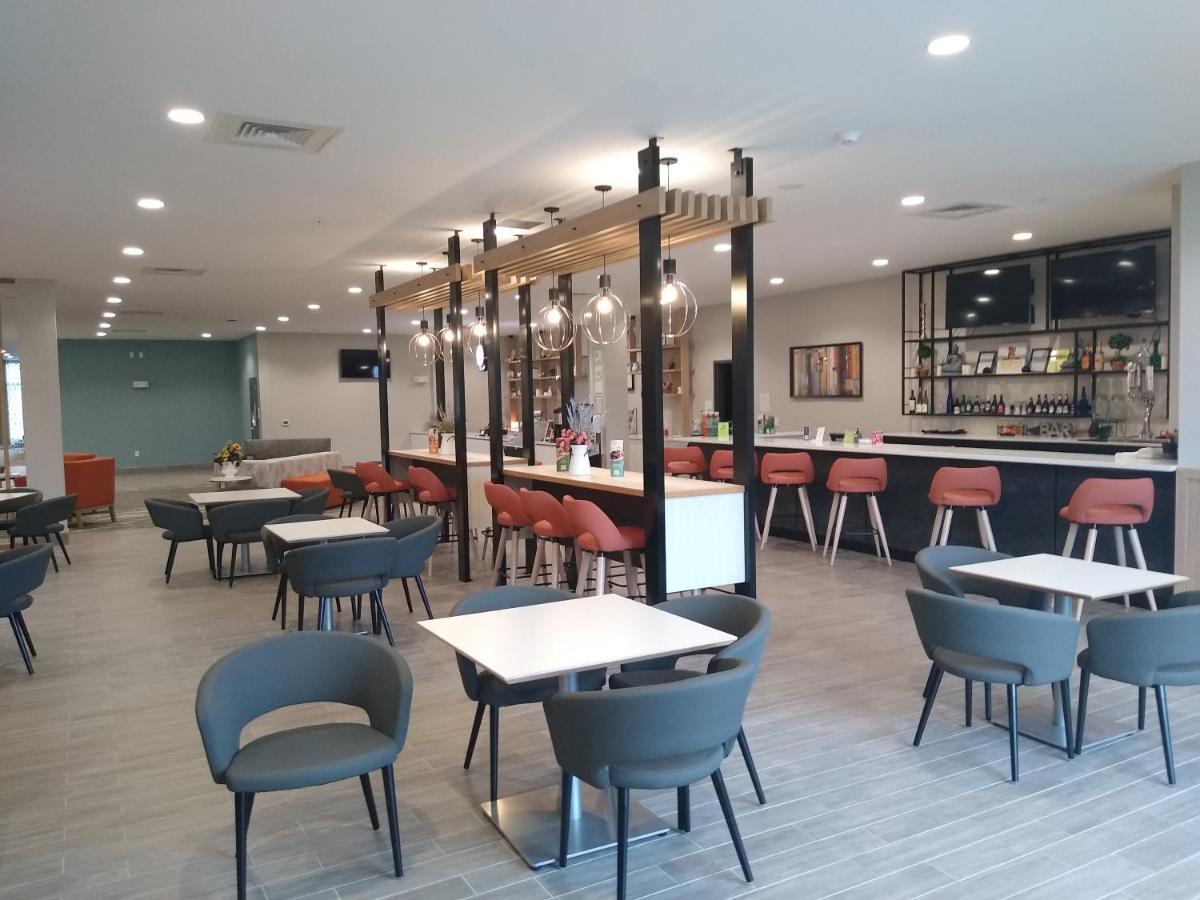 Holiday Inn - Kansas City - Northeast By Ihg Exterior foto
