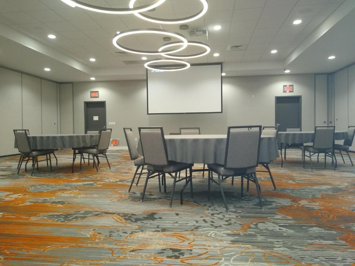 Holiday Inn - Kansas City - Northeast By Ihg Exterior foto