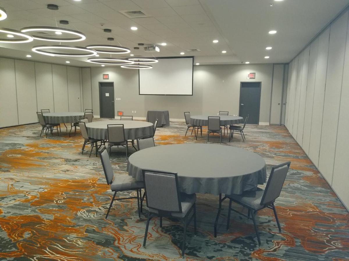Holiday Inn - Kansas City - Northeast By Ihg Exterior foto